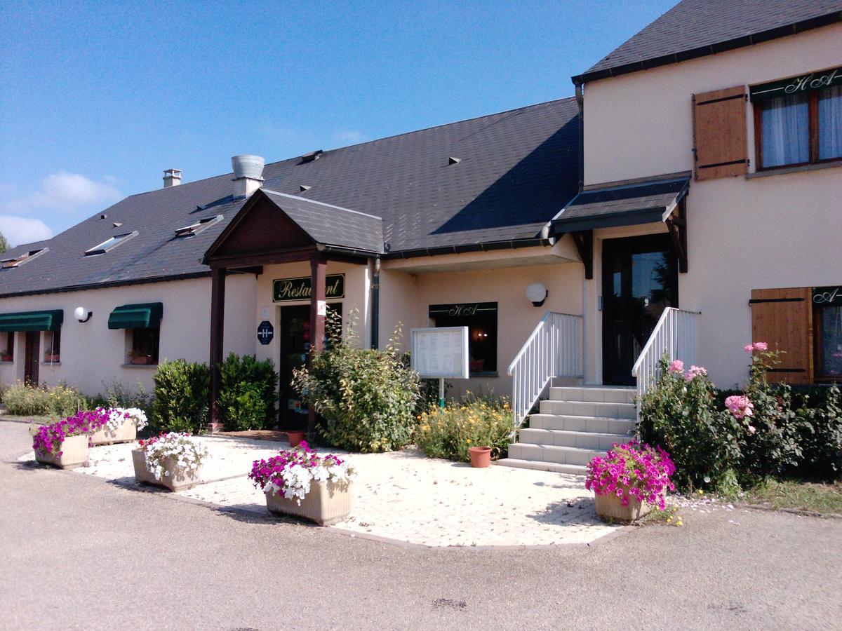 Logis Hotel Restaurant De L'Abbaye Ferrieres-en-Gatinais Εξωτερικό φωτογραφία